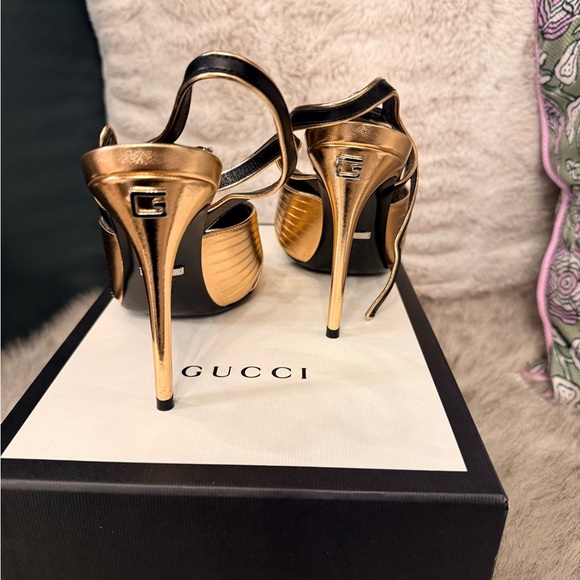 Gucci Gold and Black Women's Sandals - Picture 3 of 5